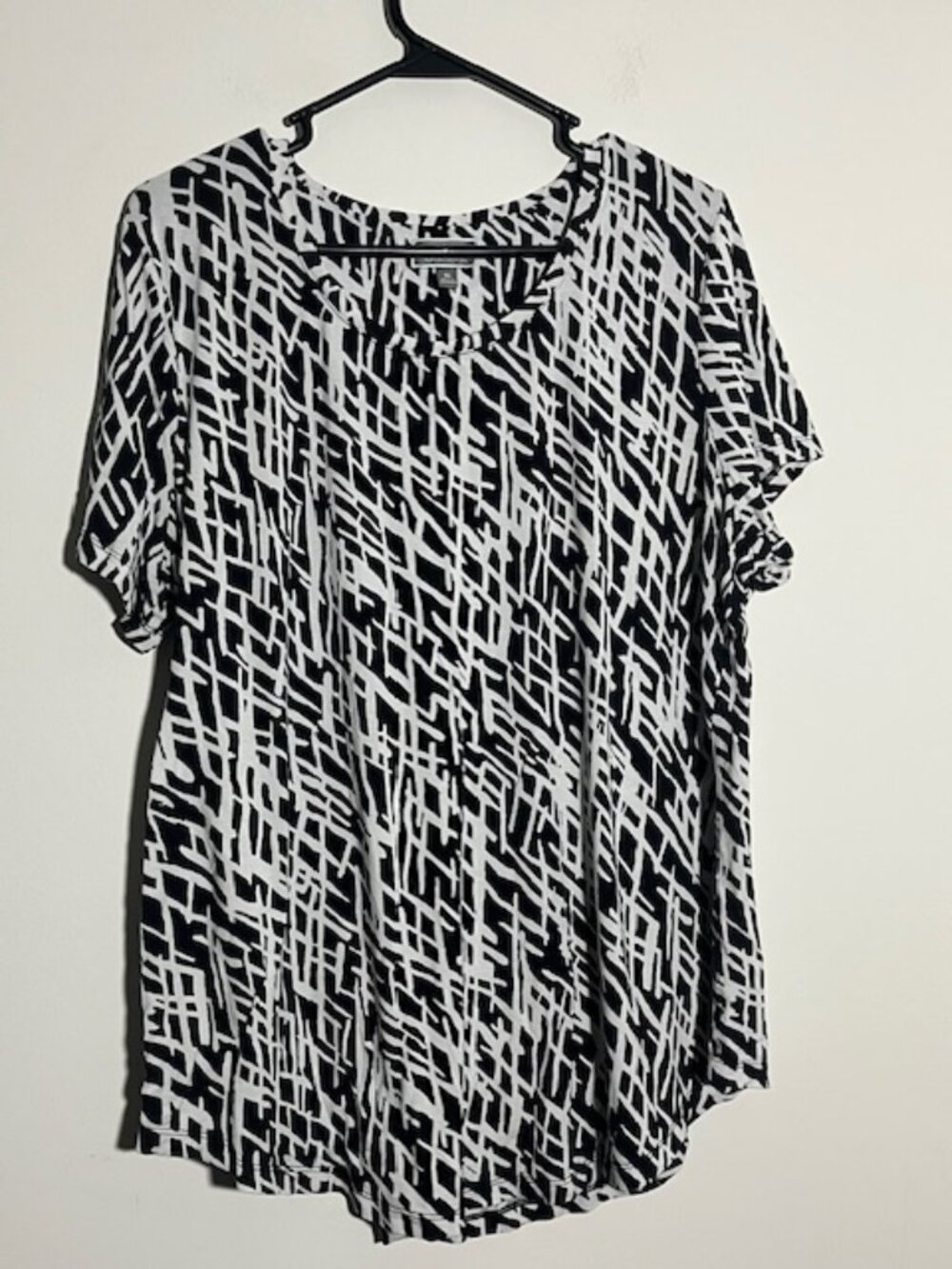 JM Collection Black and White Top Size XL